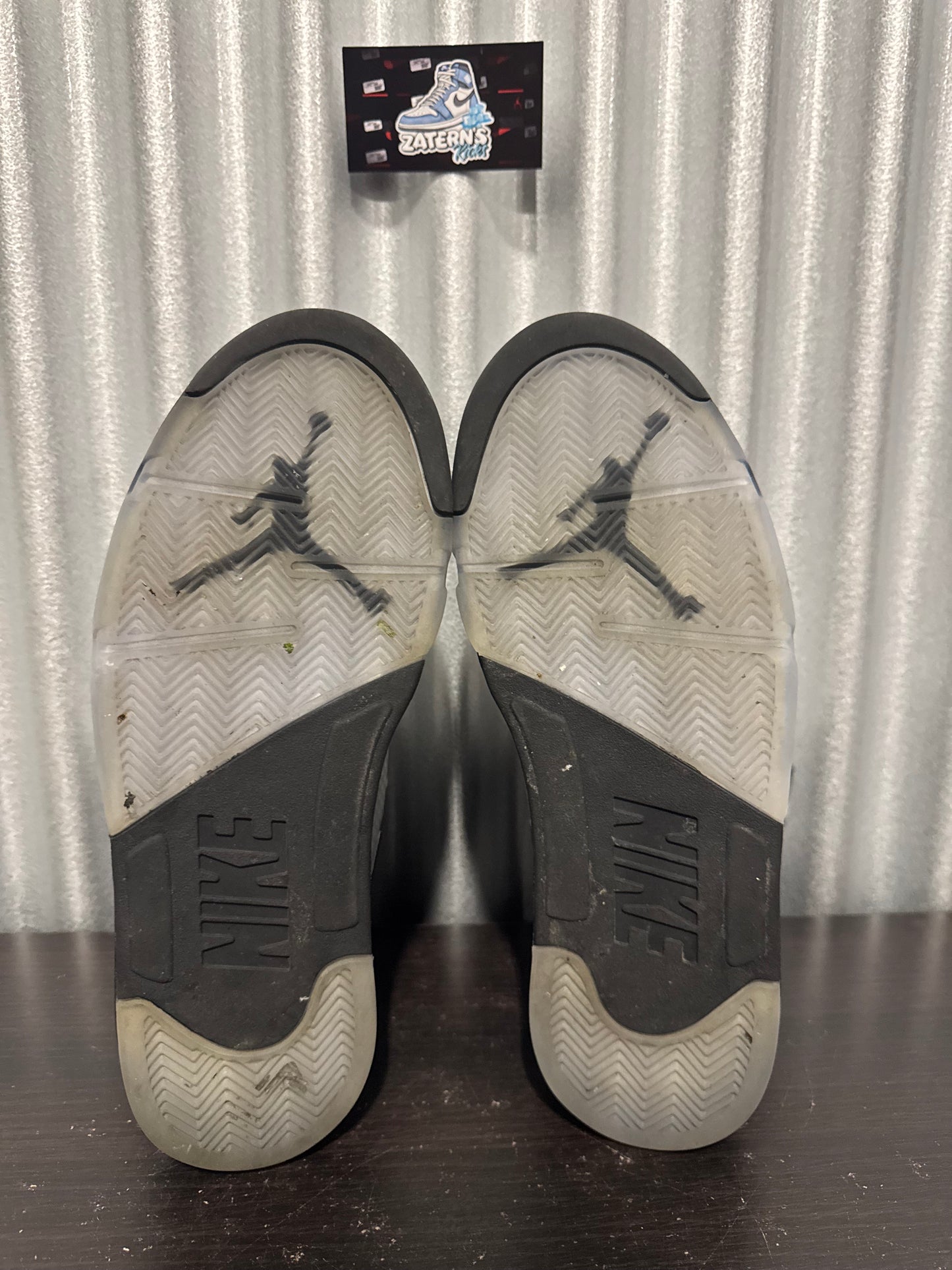 Jordan 5 Black Metallic Reimagined Men's Pre-Owned (11M) HF3975-001