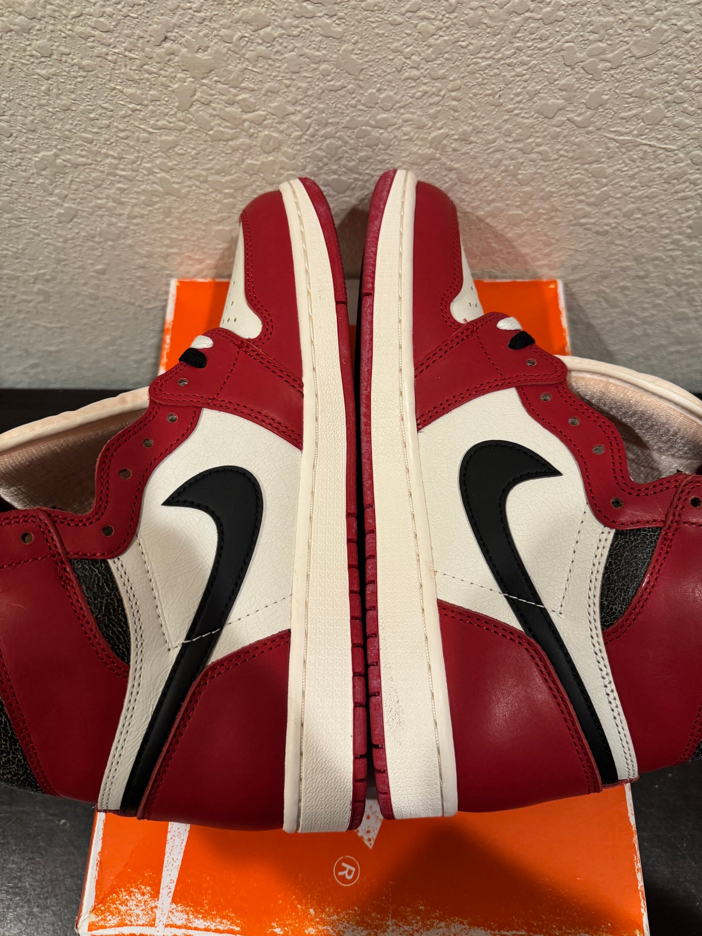 Jordan 1 High OG Chicago Lost & Found Men's Pre-Owned (10M) DZ5485-612