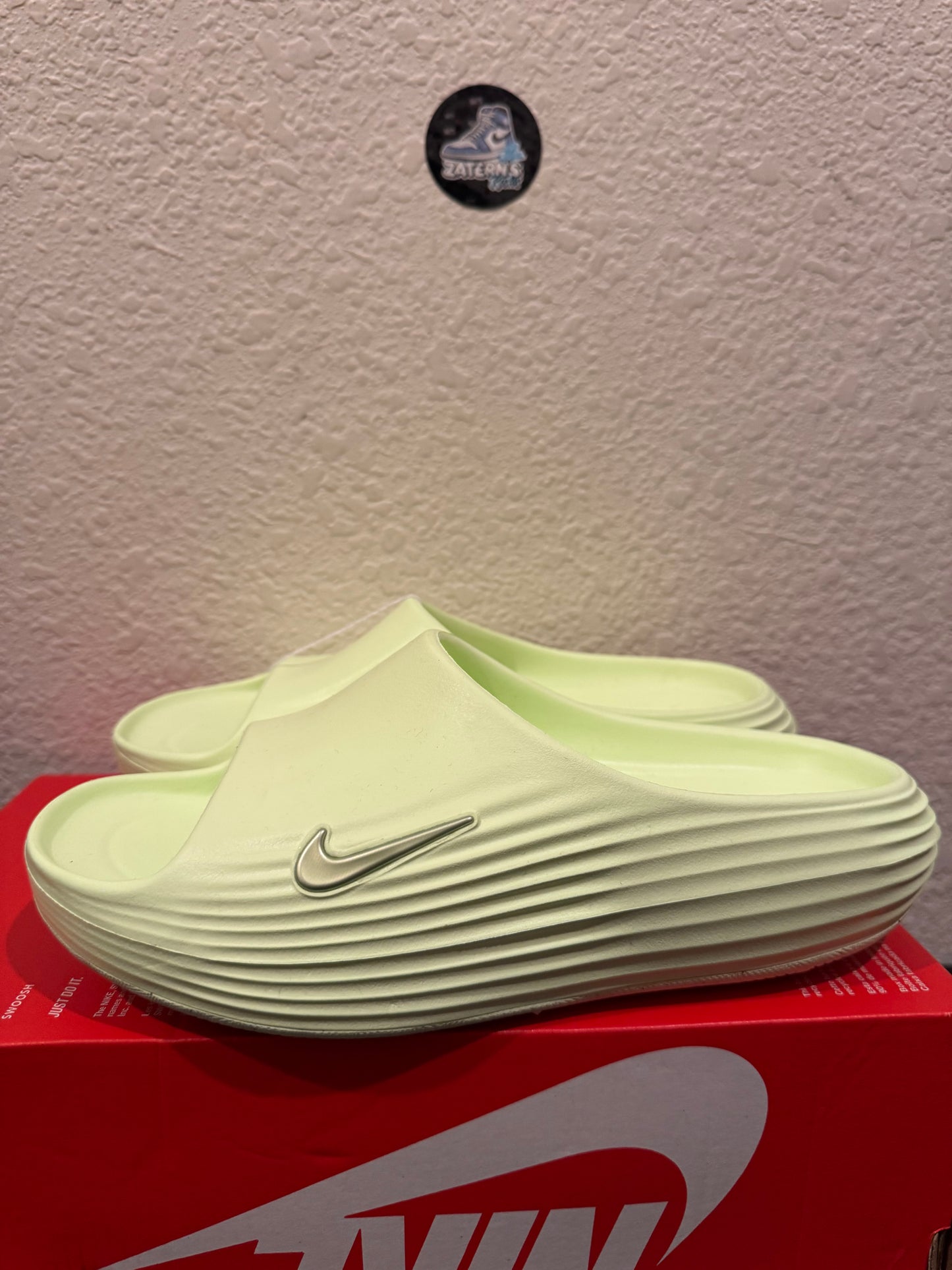 Nike ReactX Rejuven8 Slide Barely Volt Men's Brand New HV4479-700