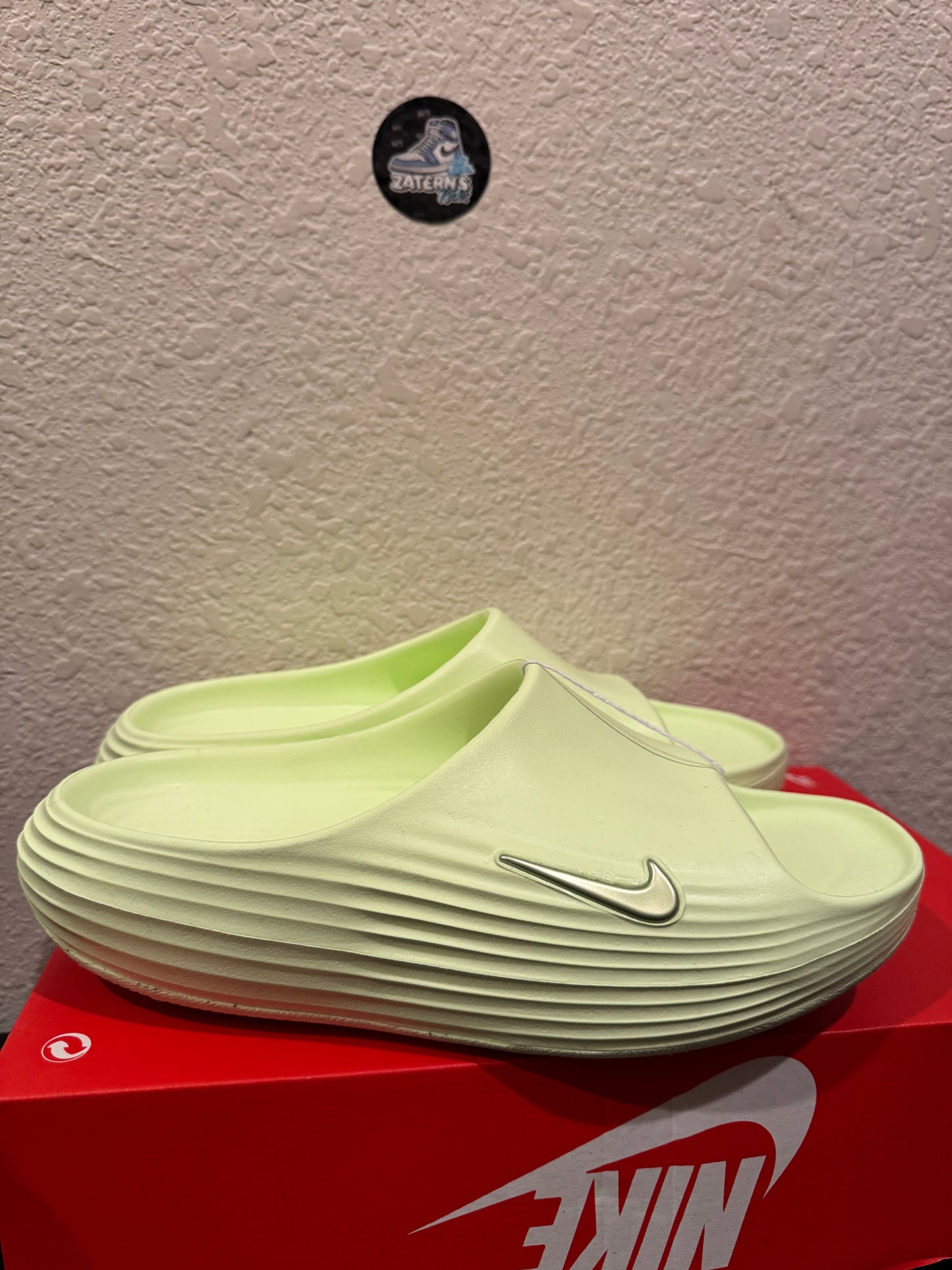 Nike ReactX Rejuven8 Slide Barely Volt Men's Brand New HV4479-700