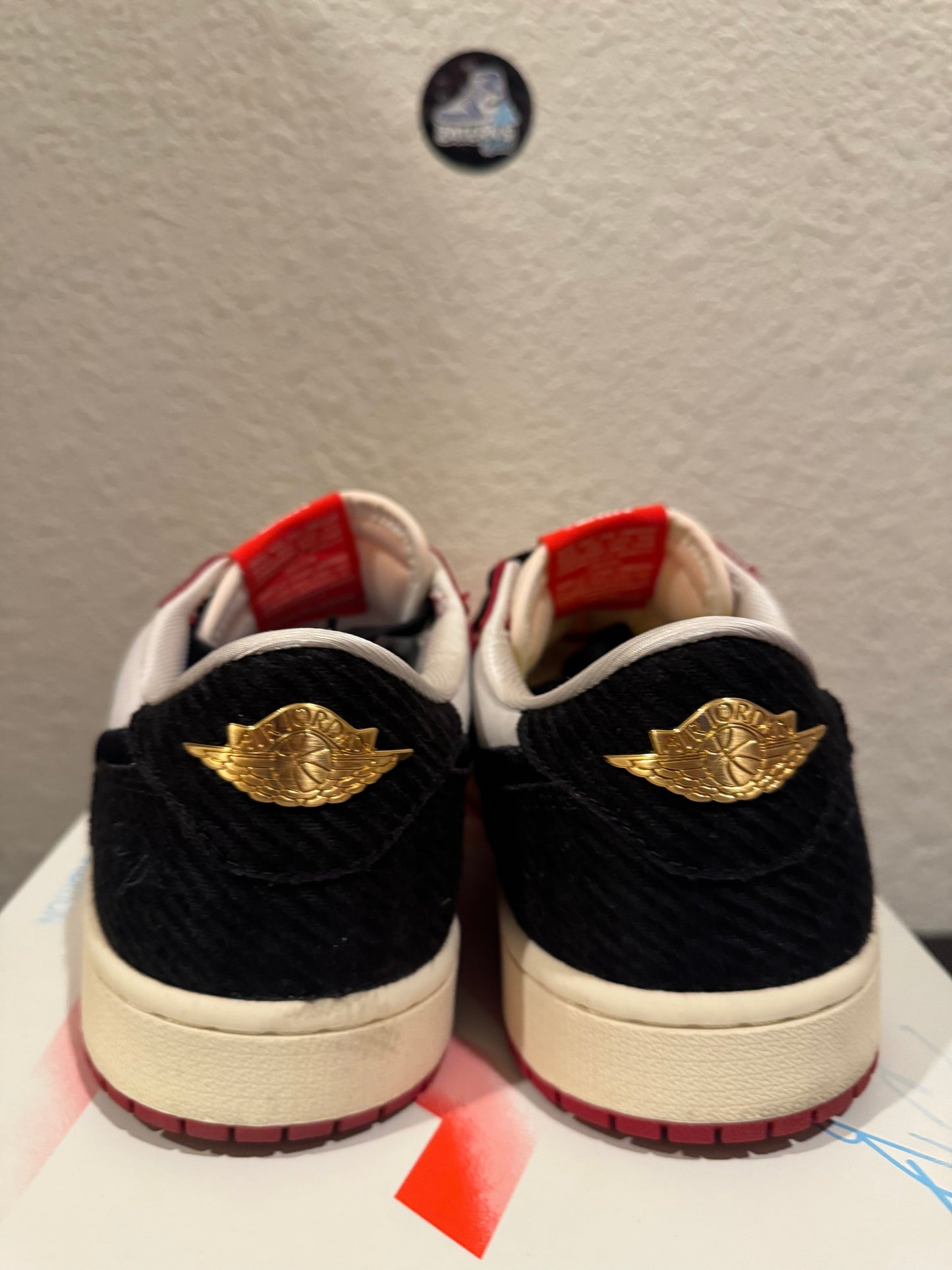Jordan 1 Low OG SP Trophy Room Men's Pre-Owned (10.5M) FN0432-100