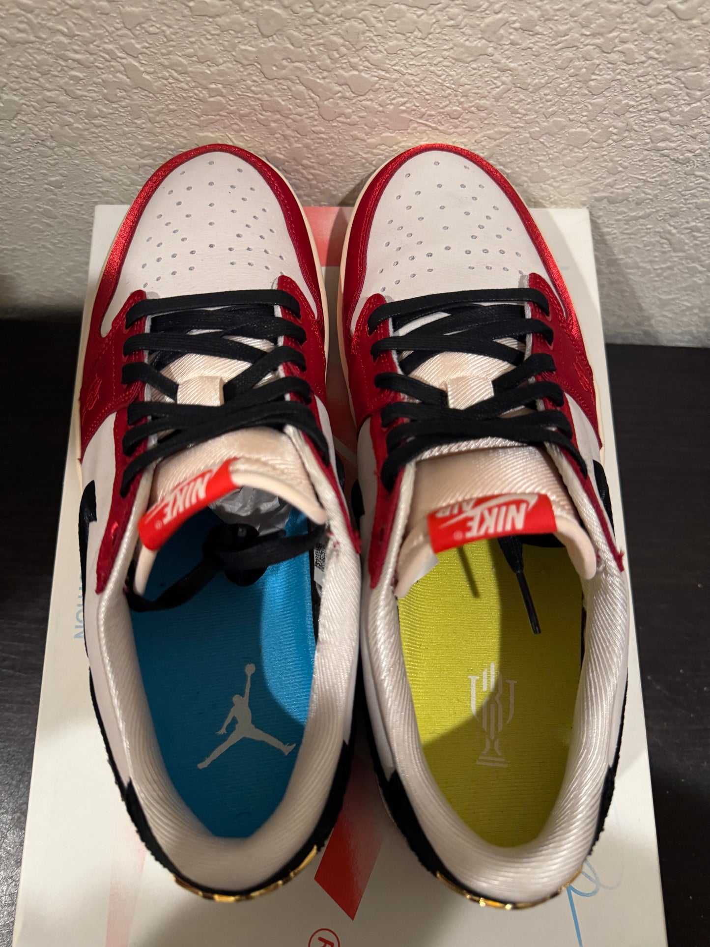 Jordan 1 Low OG SP Trophy Room Men's Pre-Owned (10.5M) FN0432-100
