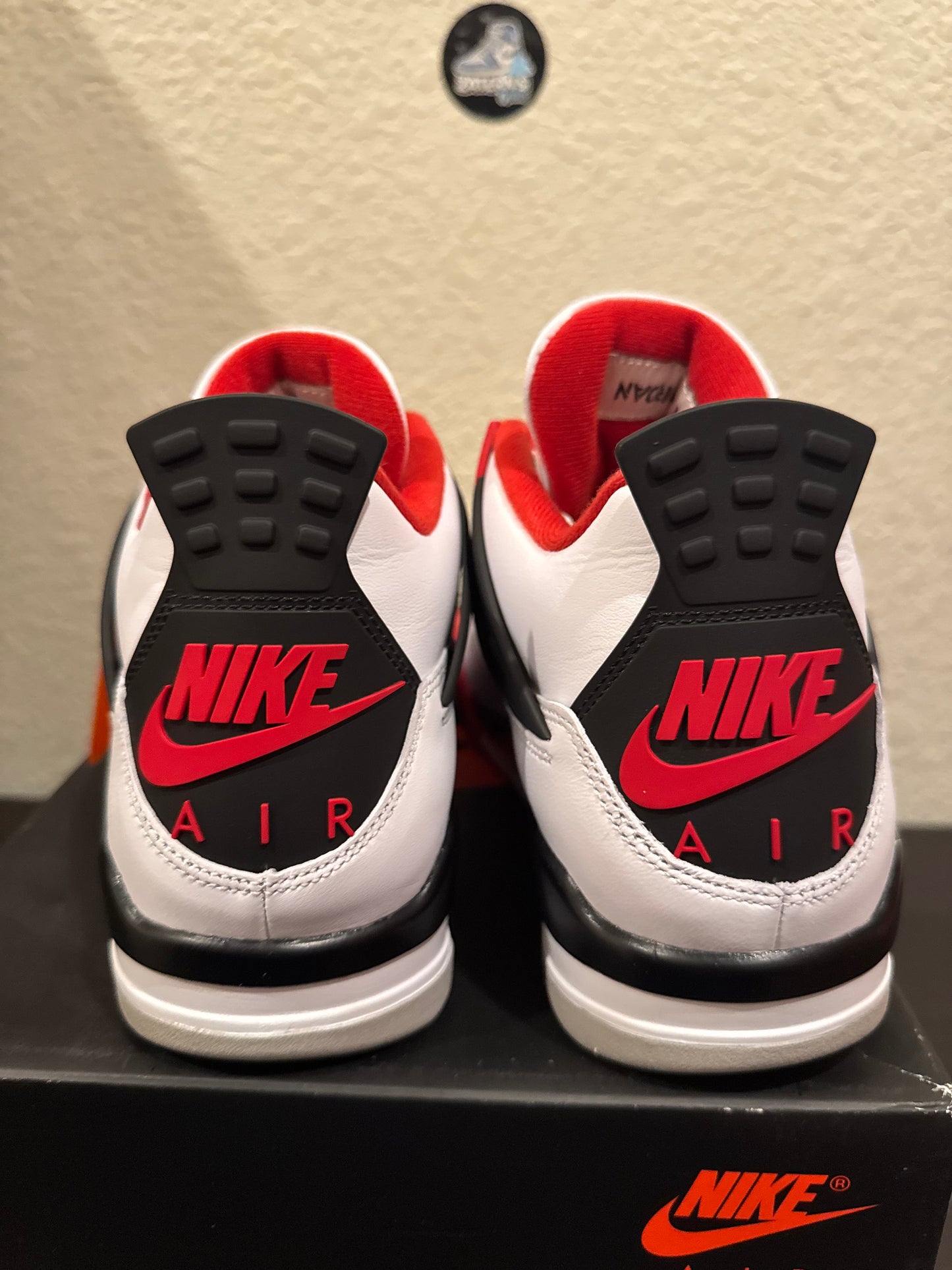 Jordan 4 Fire Red Men's Pre-Owned (9M) DC7770-160