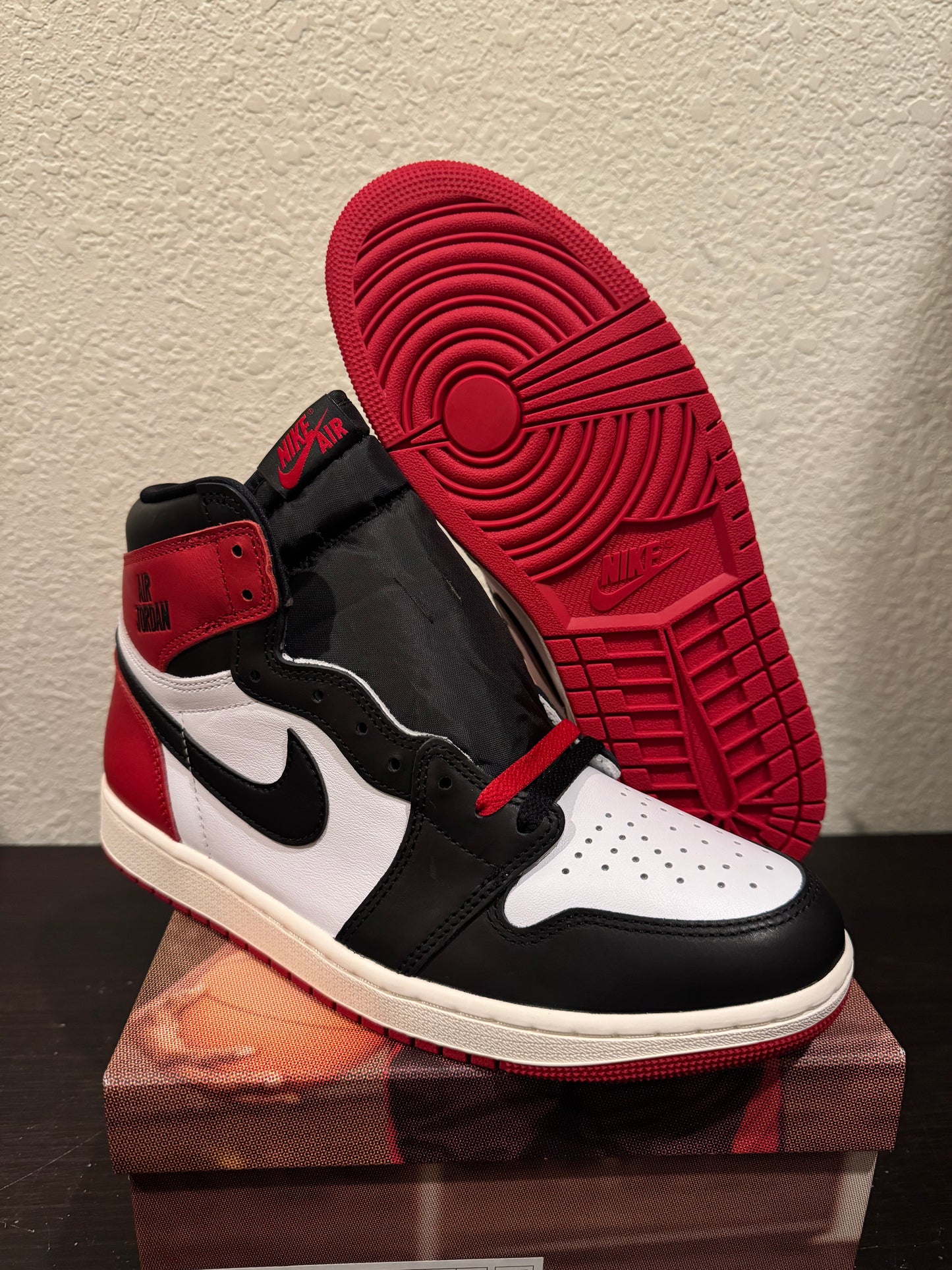 Jordan 1 High OG Black Toe Men's Brand New DZ5485-106