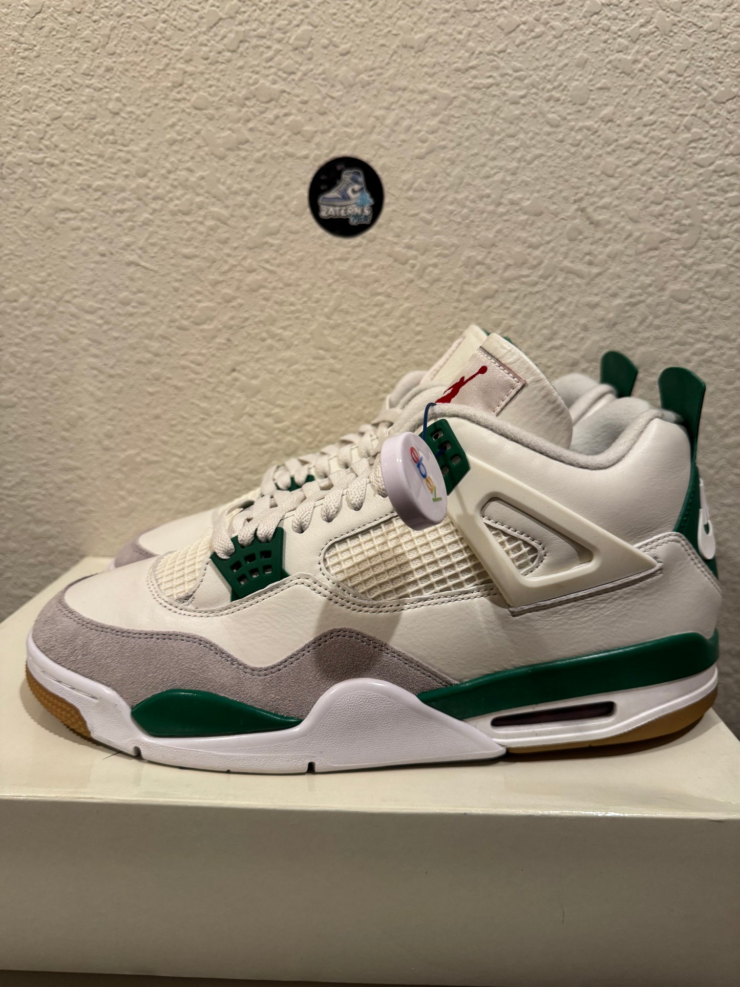 Jordan 4 SB Pine Green Men's Pre-Owned DR5415-103