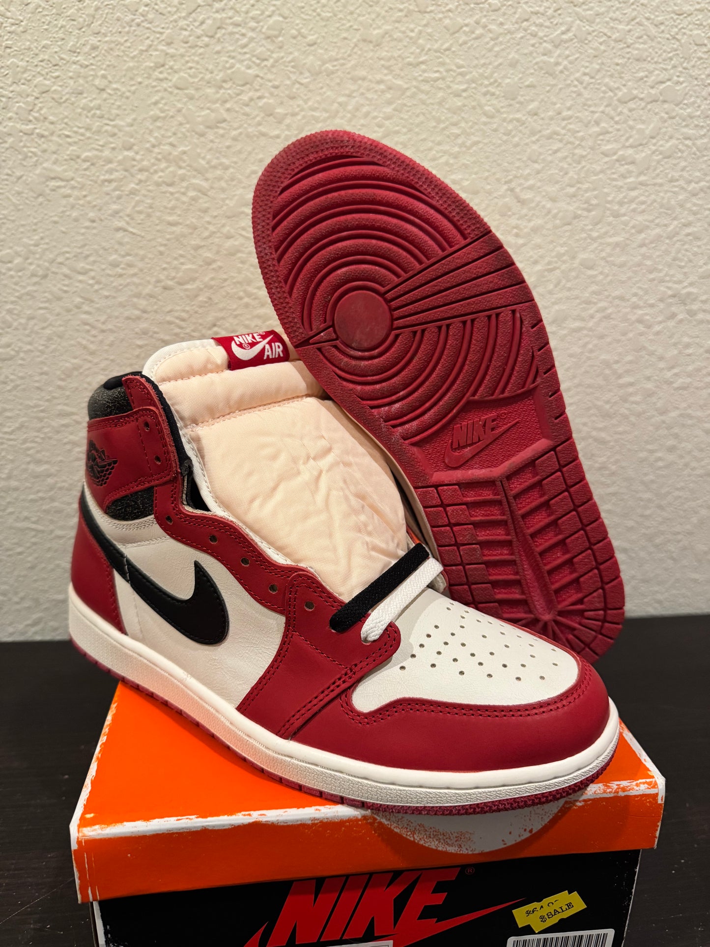 Jordan 1 High OG Chicago Lost & Found Men's Pre-Owned (10M) DZ5485-612