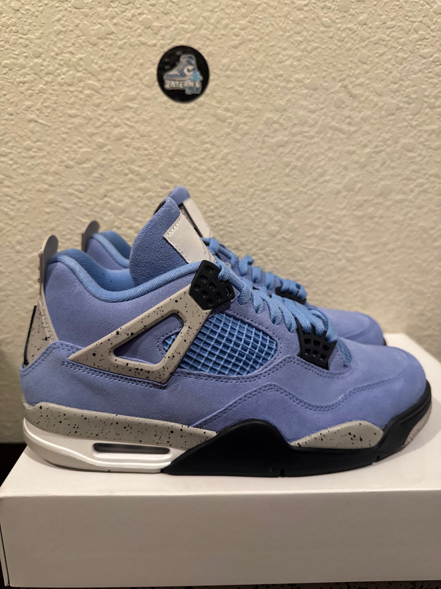 Jordan 4 University Blue Men's Pre-Owned (8.5M) CT8527-400