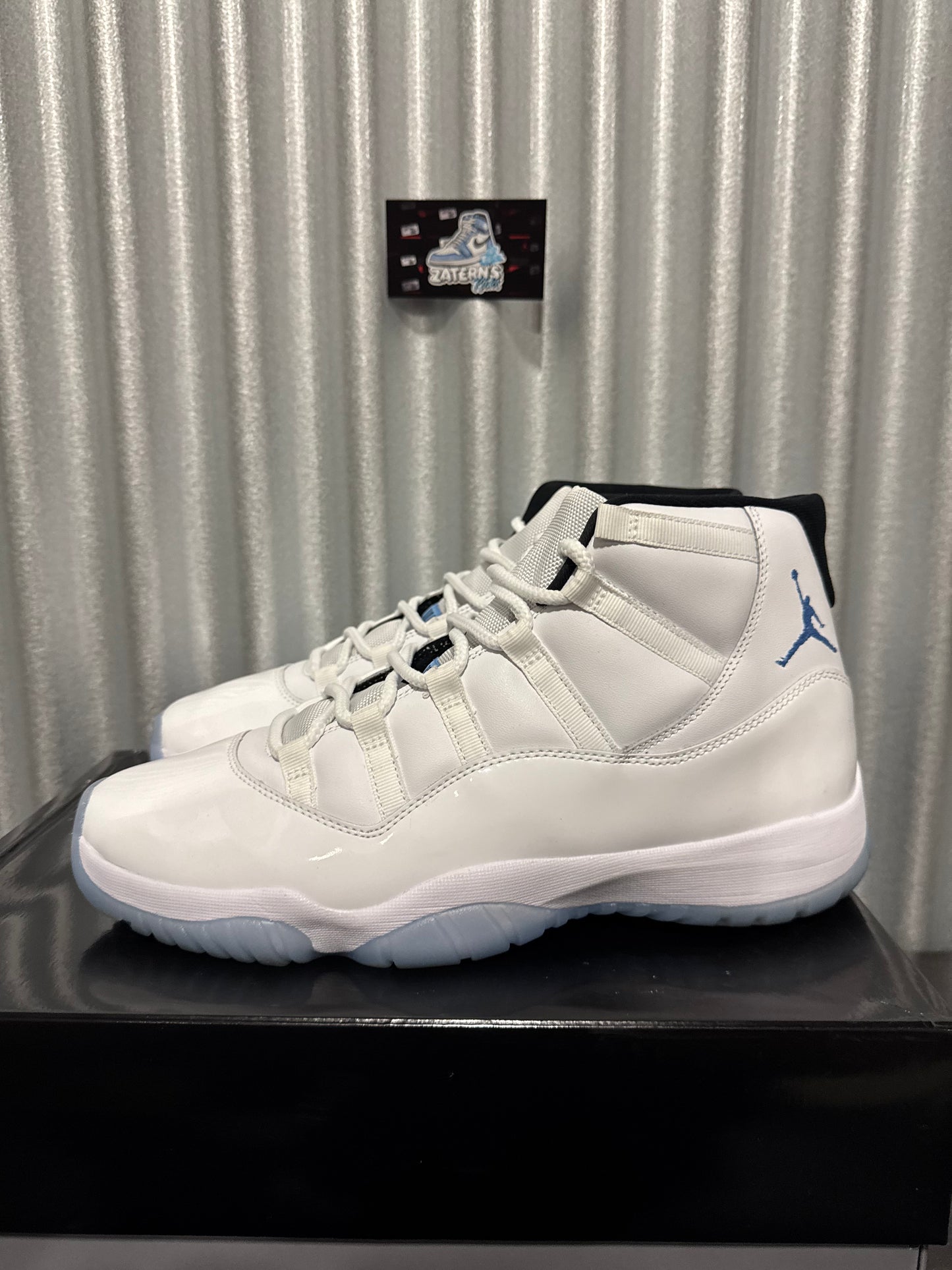 Jordan 11 Legend Blue Men's Pre-Owned (12M) CT8012-104