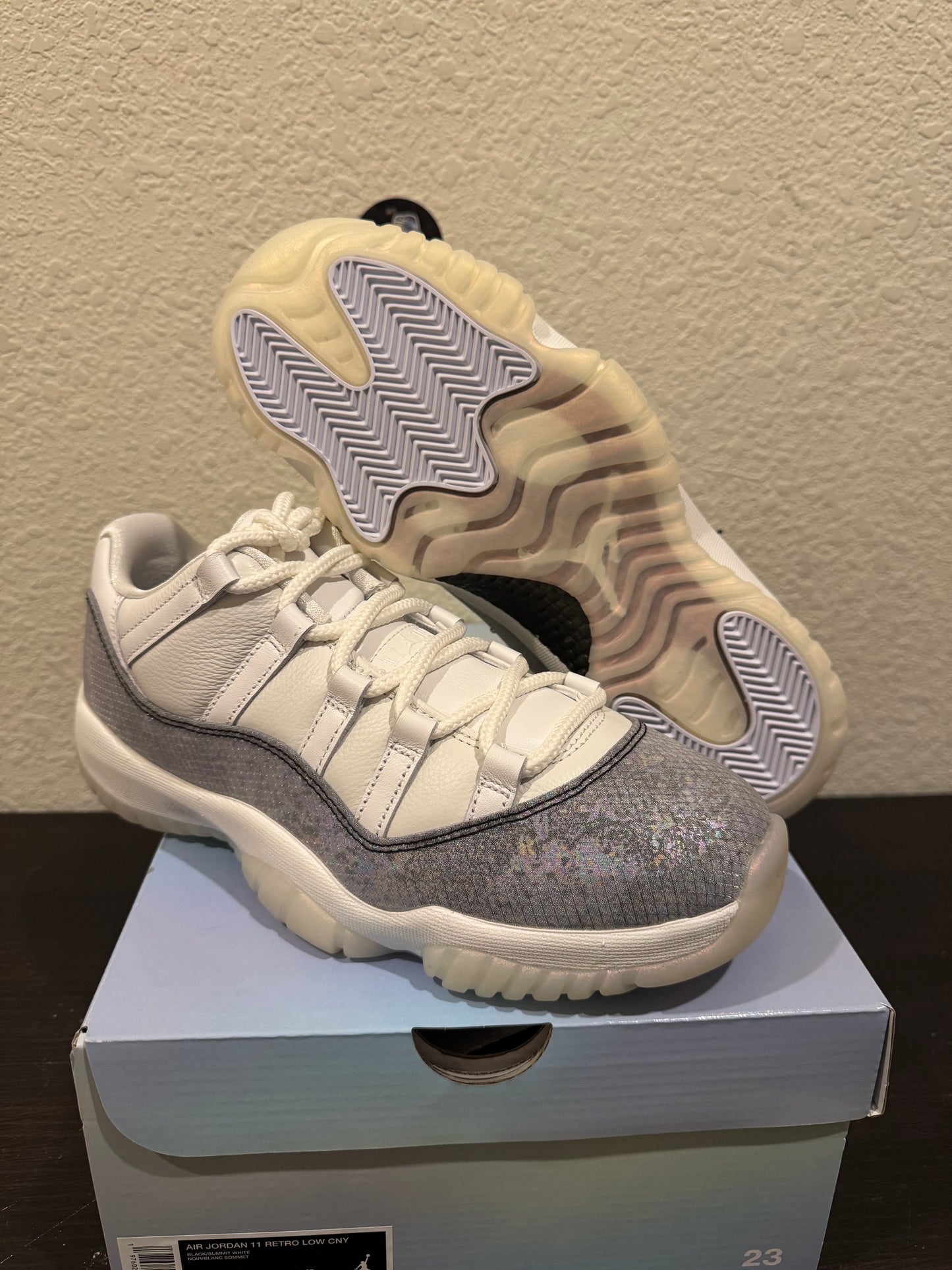 Jordan 11 Low Year Of The Snake Men's Brand New HQ7000-001