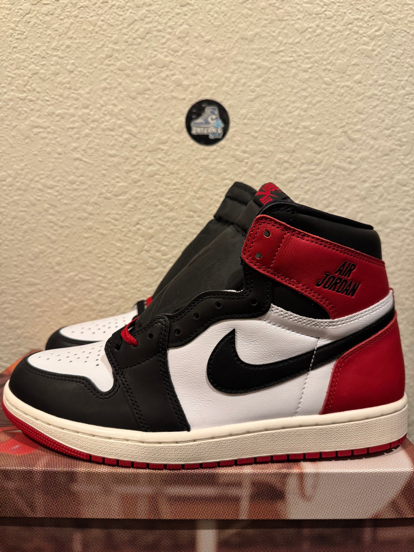 Jordan 1 High OG Black Toe Men's Brand New DZ5485-106