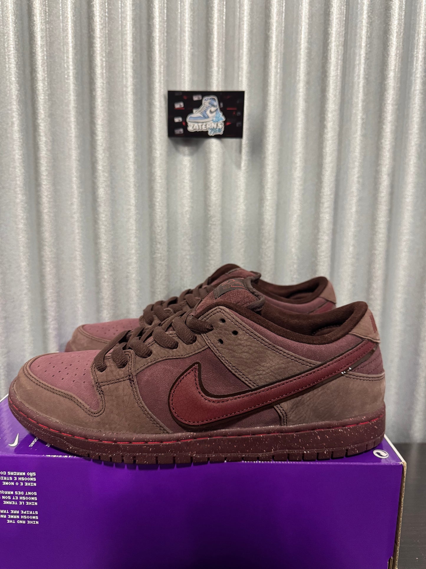 Nike SB Dunk Low City Of Love Burgundy Men's Brand New FN0619-600