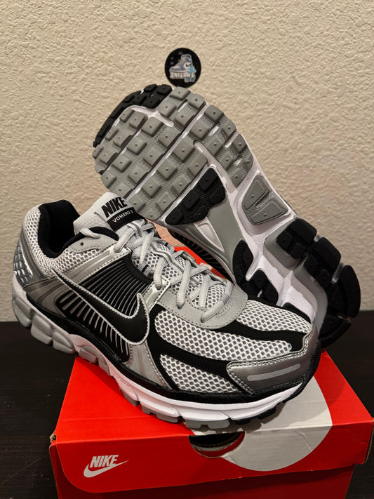 Nike Zoom Vomero 5 Metallic Silver Black Men's Brand New FJ4151-004