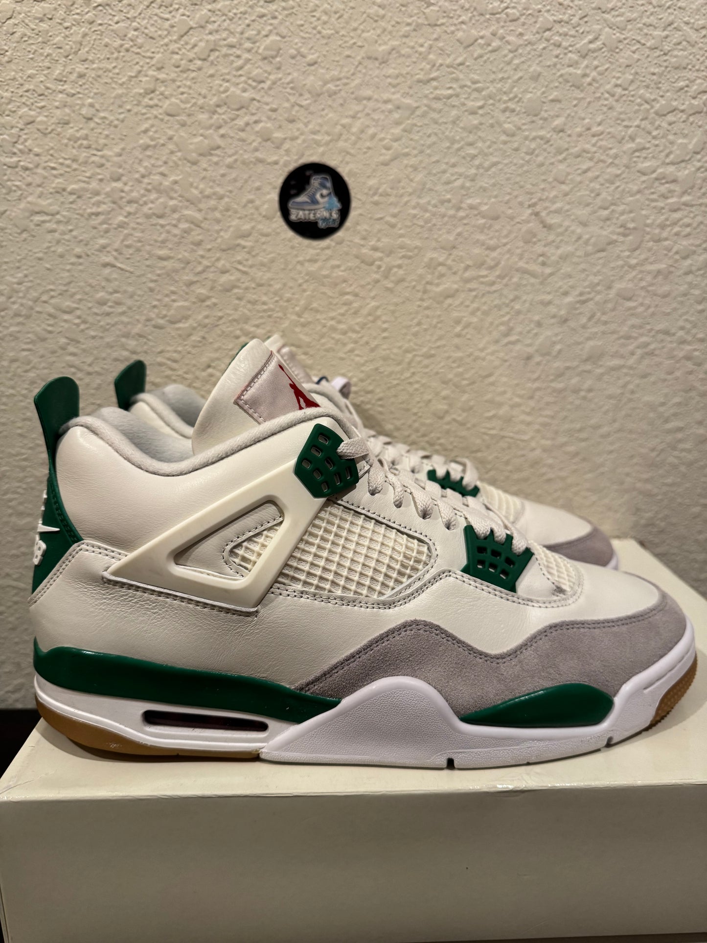 Jordan 4 SB Pine Green Men's Pre-Owned DR5415-103