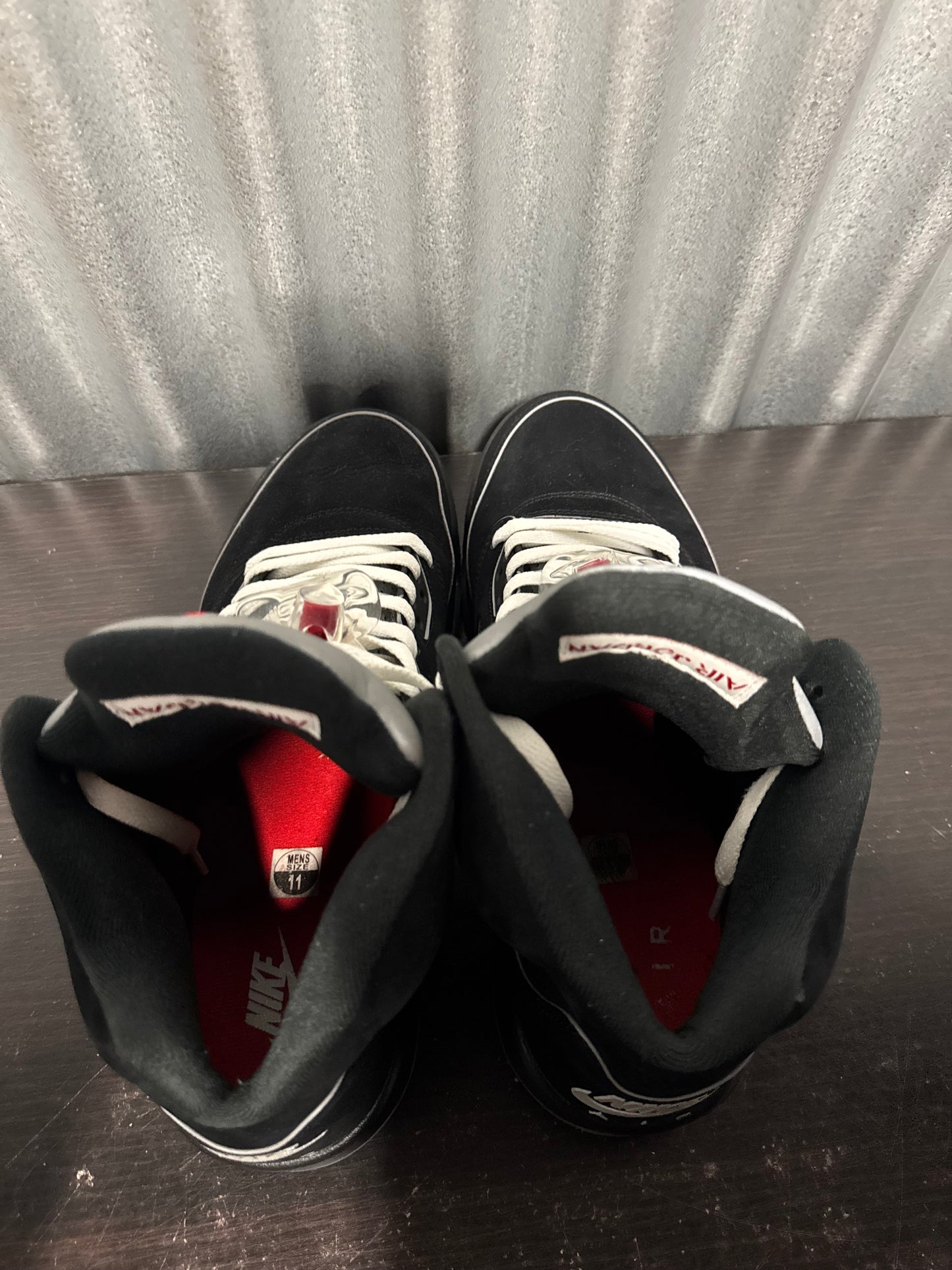 Jordan 5 Black Metallic Reimagined Men's Pre-Owned (11M) HF3975-001