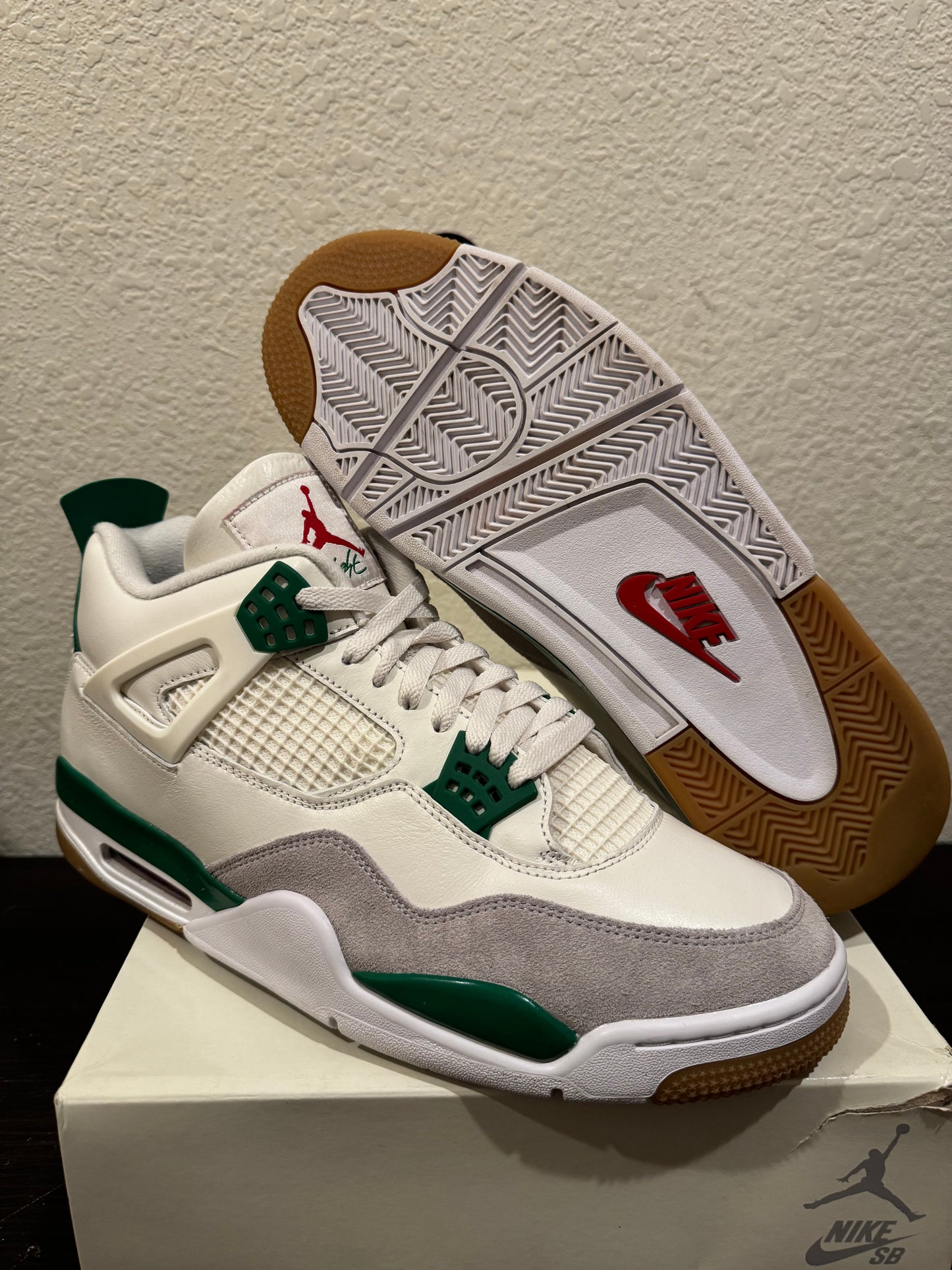 Jordan 4 SB Pine Green Men's Pre-Owned DR5415-103