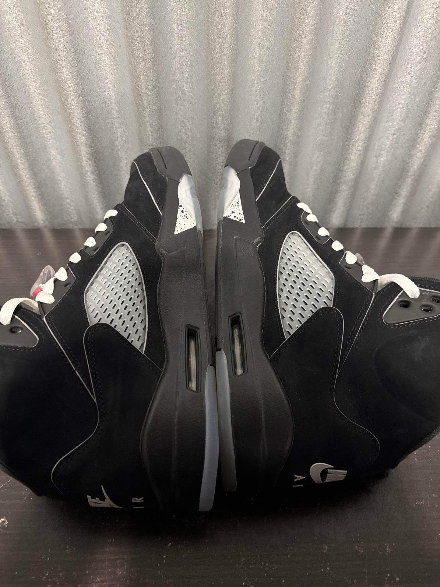 Jordan 5 Black Metallic Reimagined Men's Pre-Owned (11M) HF3975-001