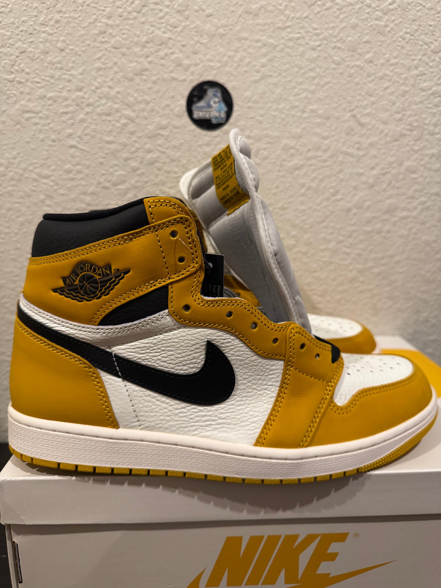 Jordan 1 High OG Yellow Ochre Men's Brand New DZ5485-701