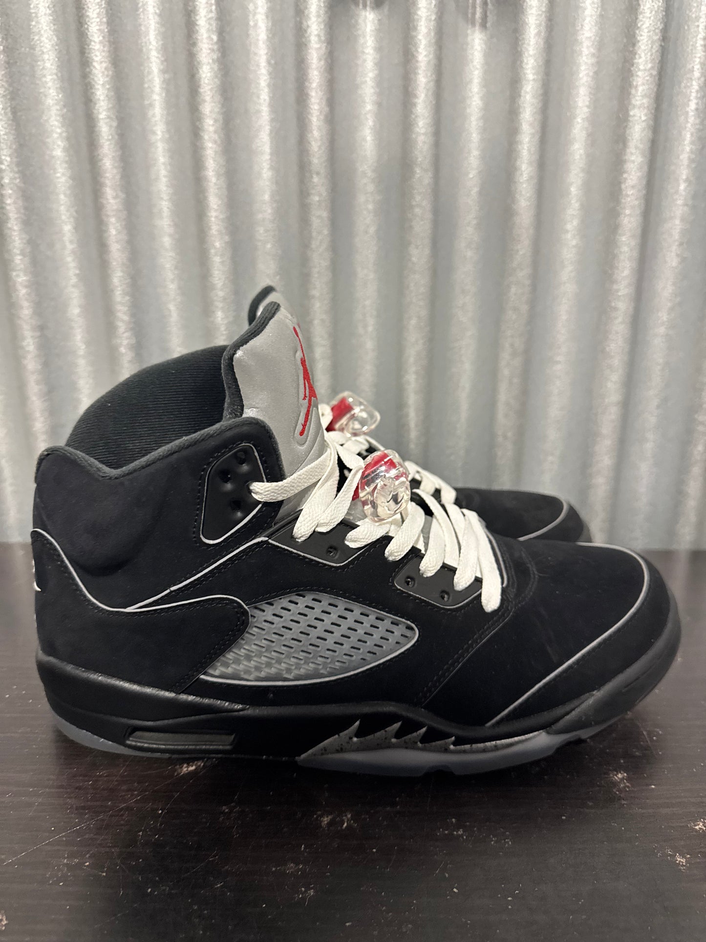 Jordan 5 Black Metallic Reimagined Men's Pre-Owned (11M) HF3975-001