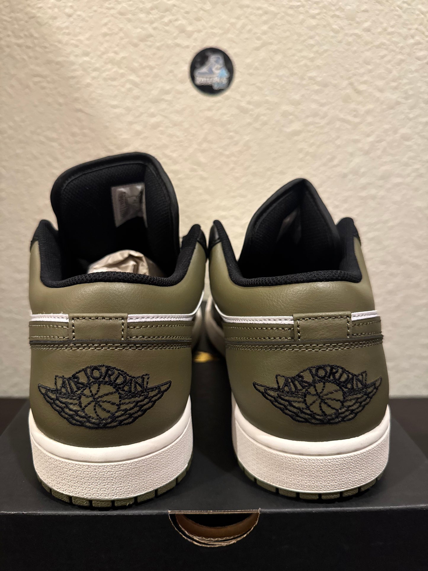 Jordan 1 Low Black Toe Medium Olive Men's Brand New 553558-092