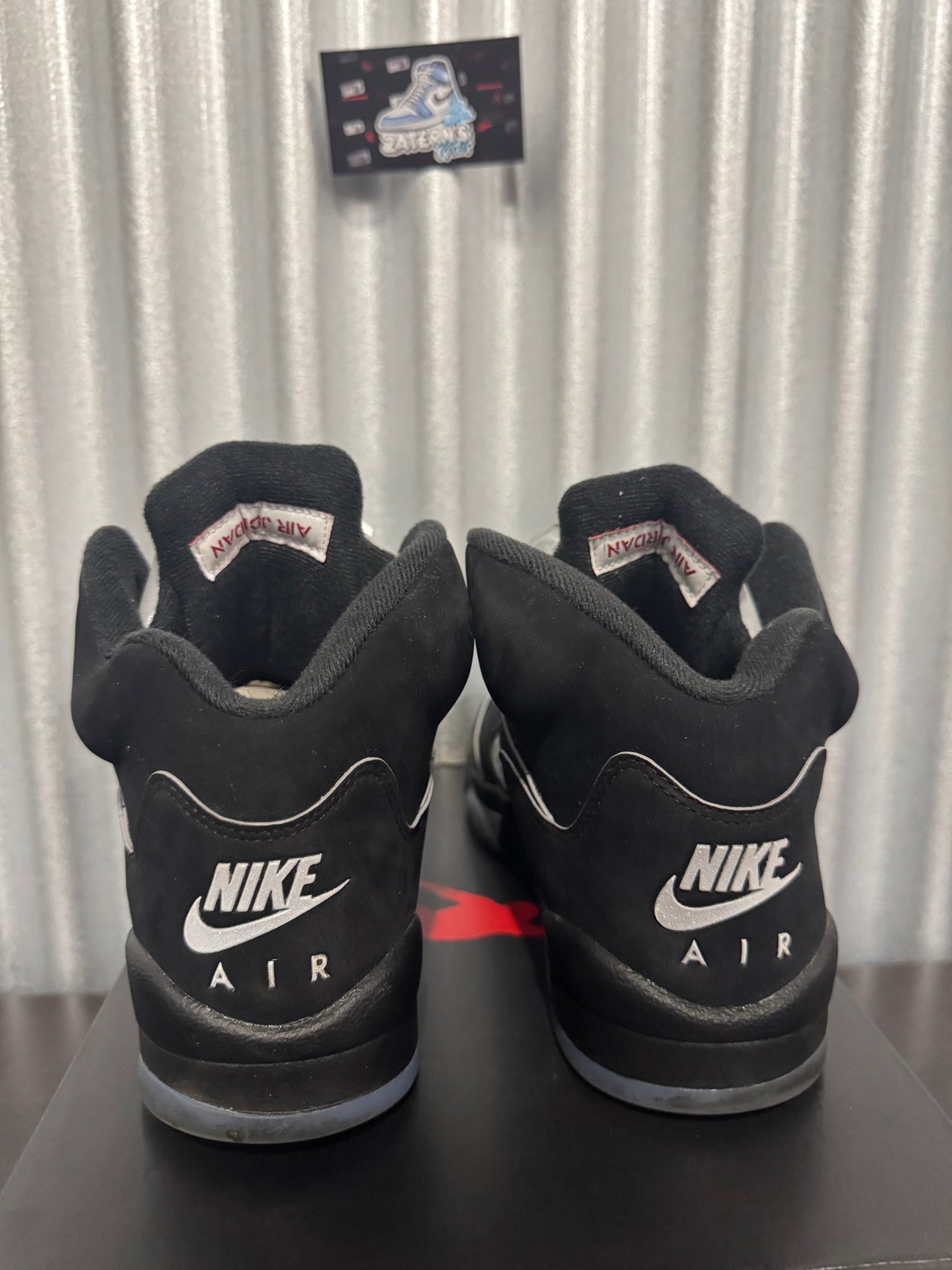 Jordan 5 Black Metallic Reimagined GS Pre-Owned (7Y) HF3976-001