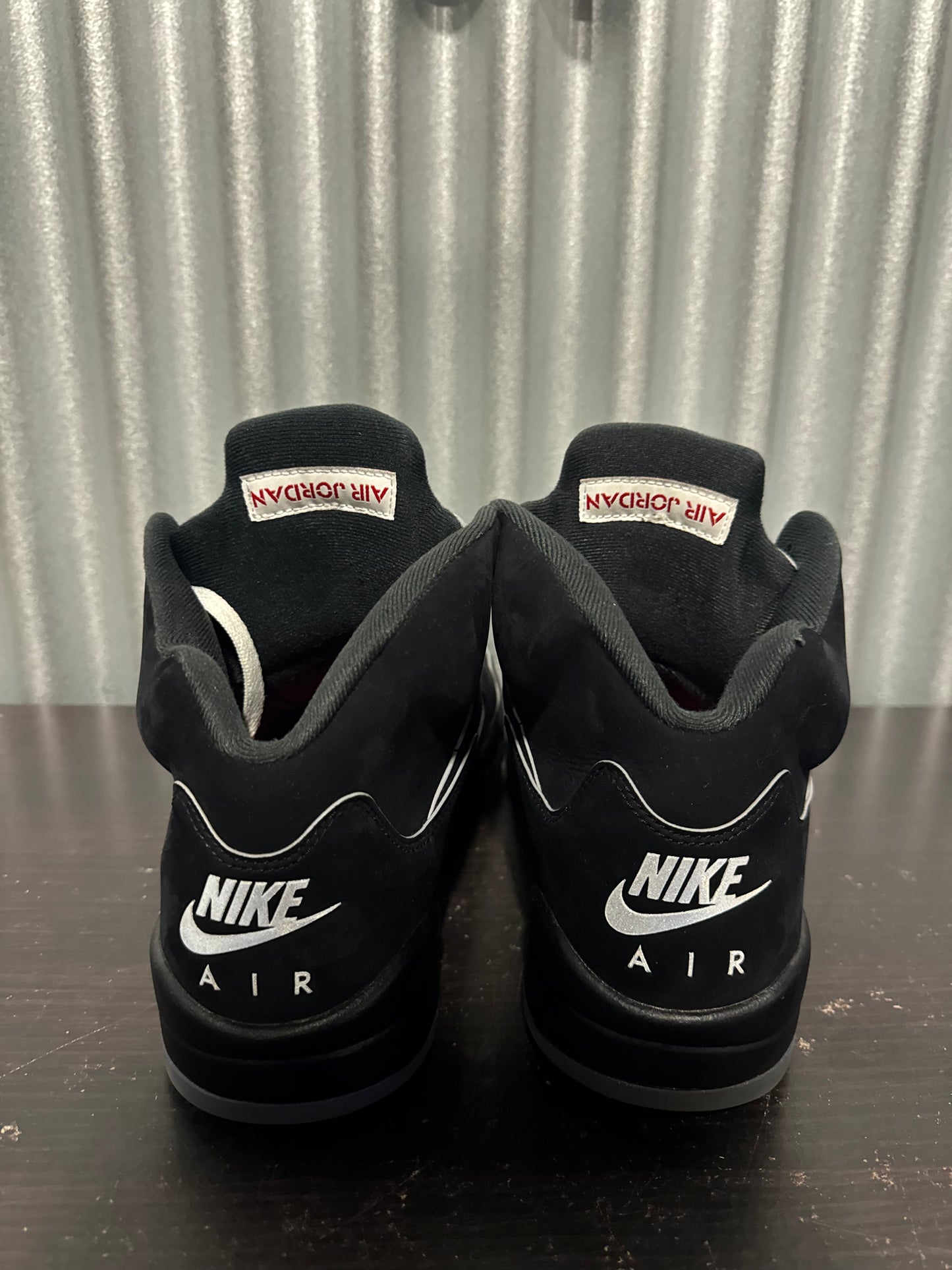 Jordan 5 Black Metallic Reimagined Men's Pre-Owned (11M) HF3975-001