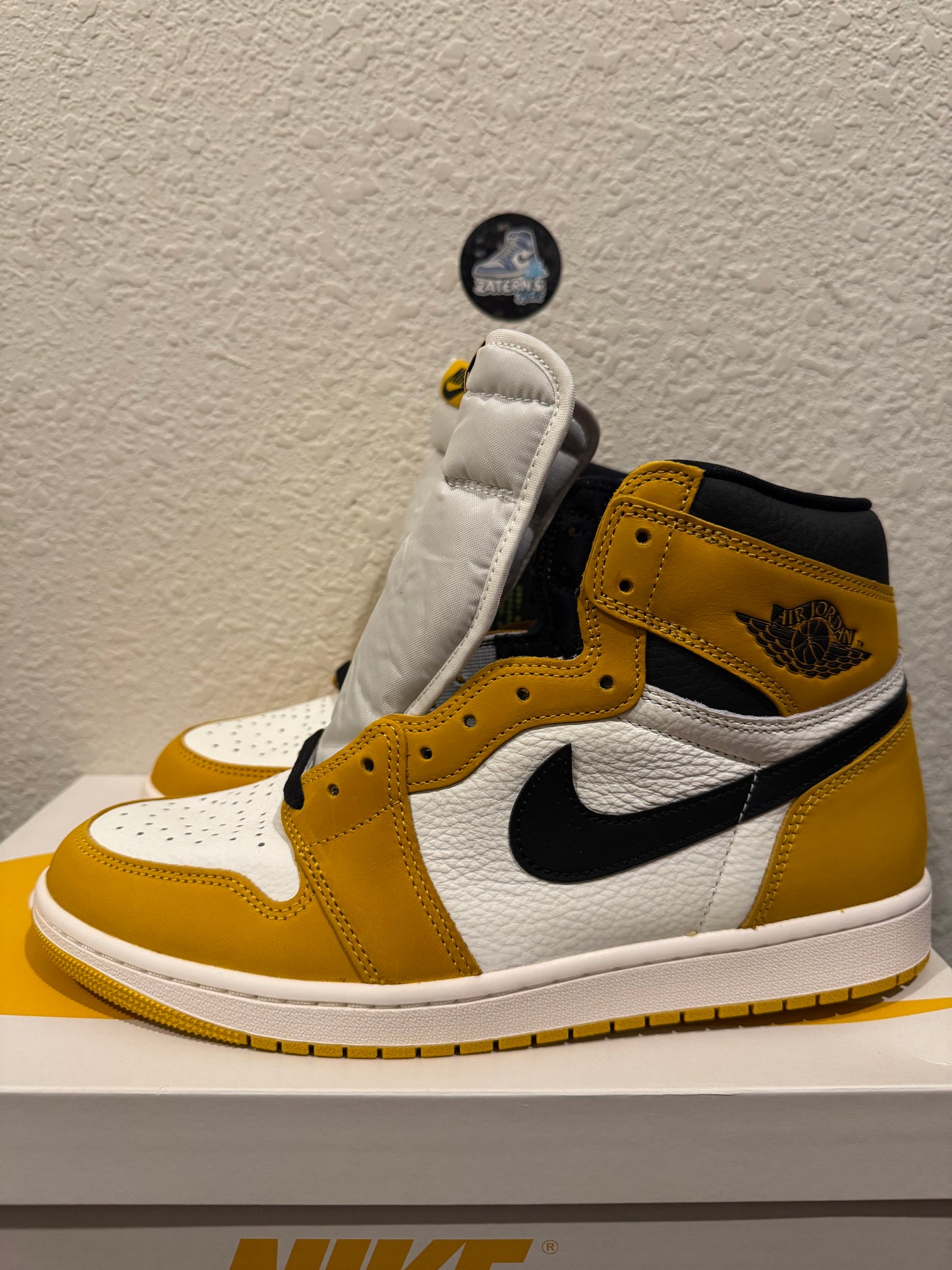Jordan 1 High OG Yellow Ochre Men's Brand New DZ5485-701