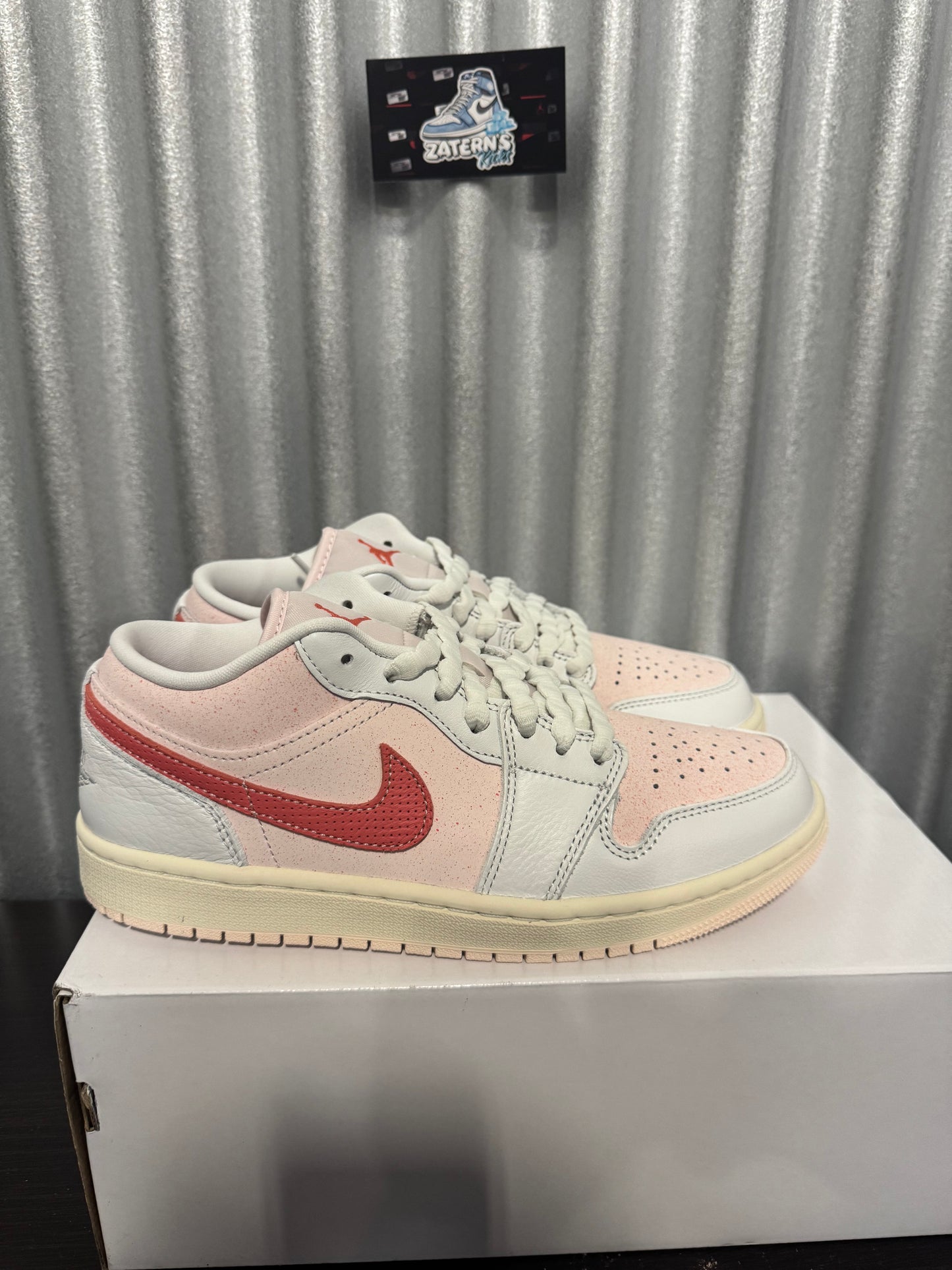 Jordan 1 Low SE Strawberry Milkshake W Brand New IB8156-133