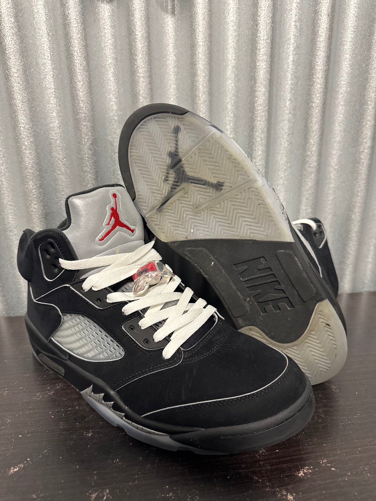 Jordan 5 Black Metallic Reimagined Men's Pre-Owned (11M) HF3975-001