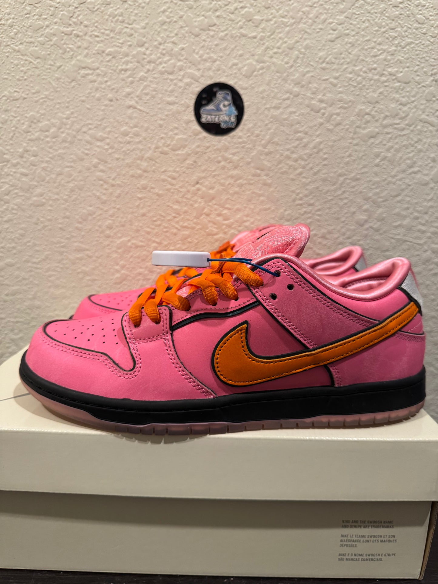 Nike SB Dunk Low PowerPuff Girls Blossom Size 8.5 Men's Pre-Owned FD2631-600